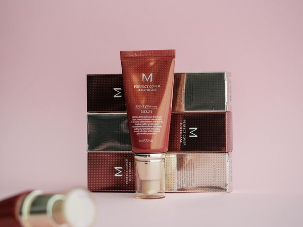 Commande en gros de casquettes personnalisées brodées : opter pour la qualité et la personnalisation sur mesure